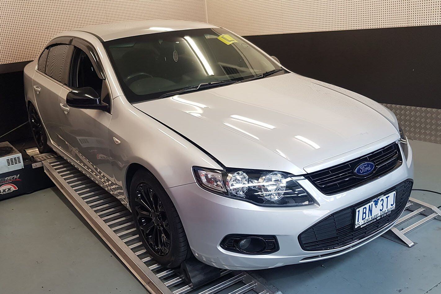 Barra versus EcoBoost – P-plate Falcon battle – video
