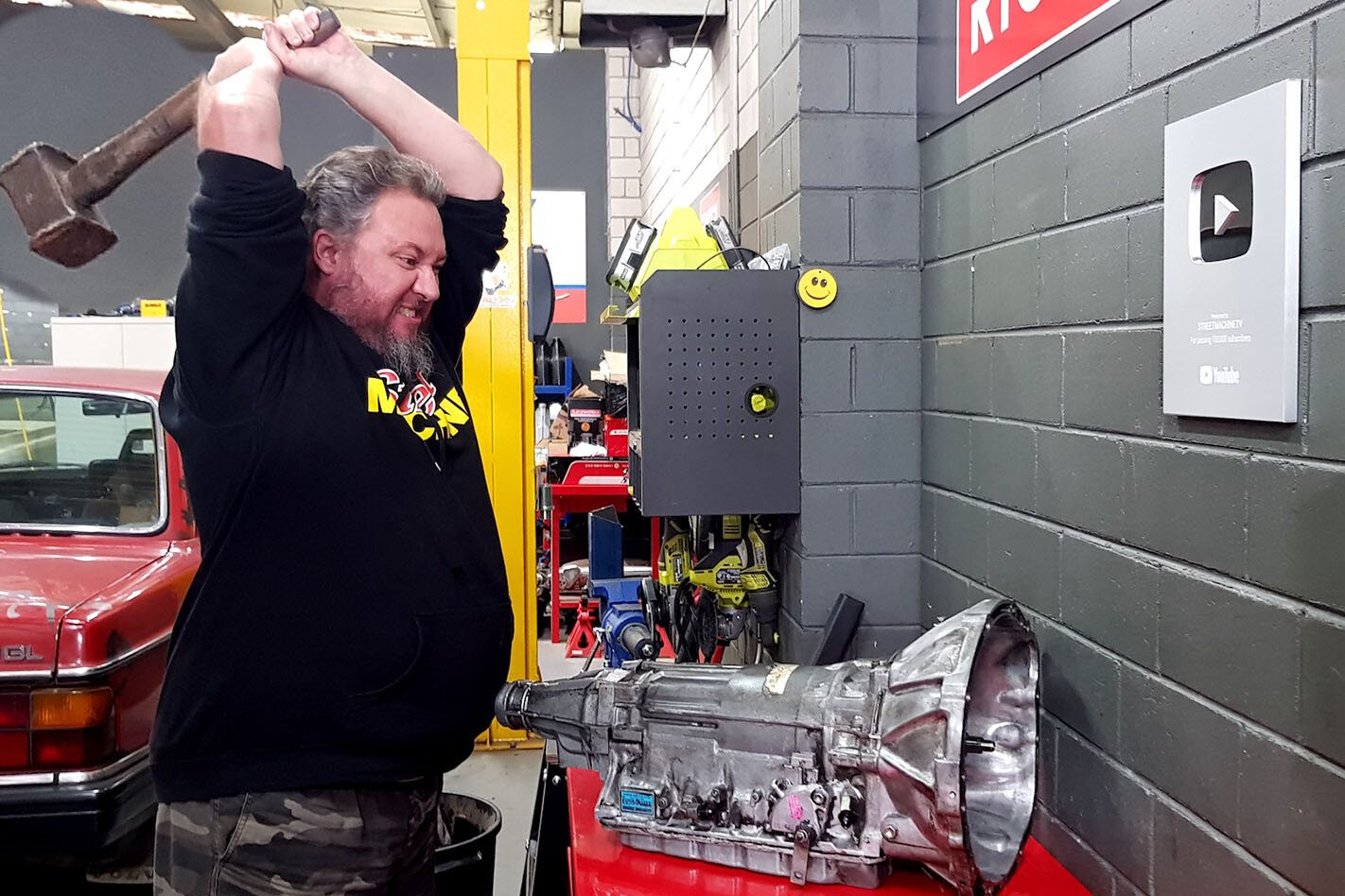 Rebuilding the Trolvo’s transmission – Carnage Plus episode 66