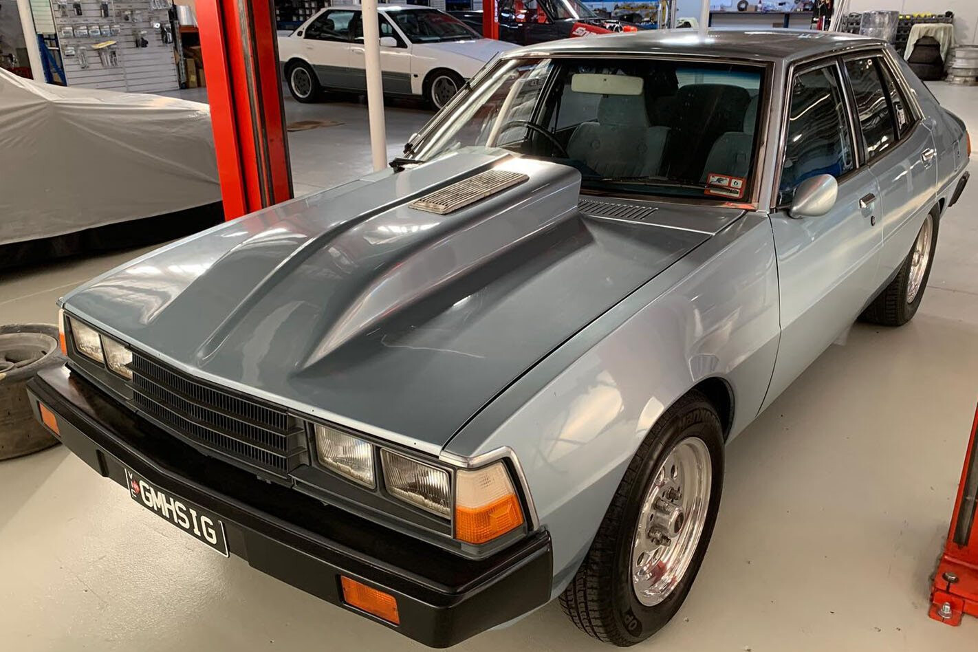 Tuff Mounts LS-powered Mitsubishi Sigma in the build – Video