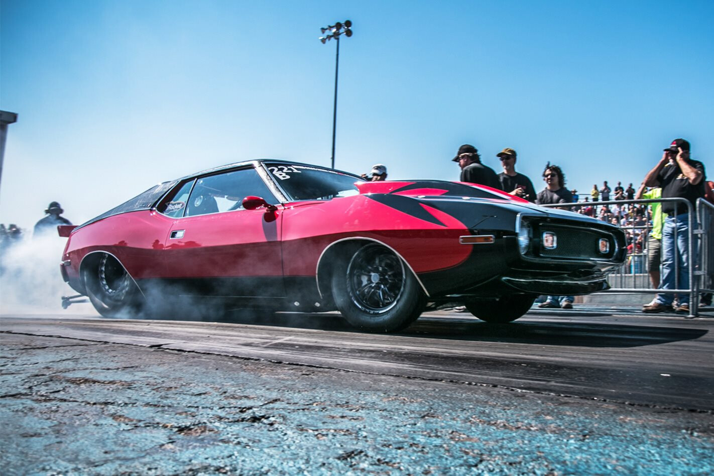 VIDEO: ALL-STEEL 1973 JAVELIN RUNS HIGH SIXES AT DRAG WEEK