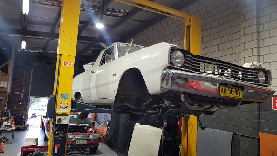 Video: V8 VE Valiant ute front end rebuild