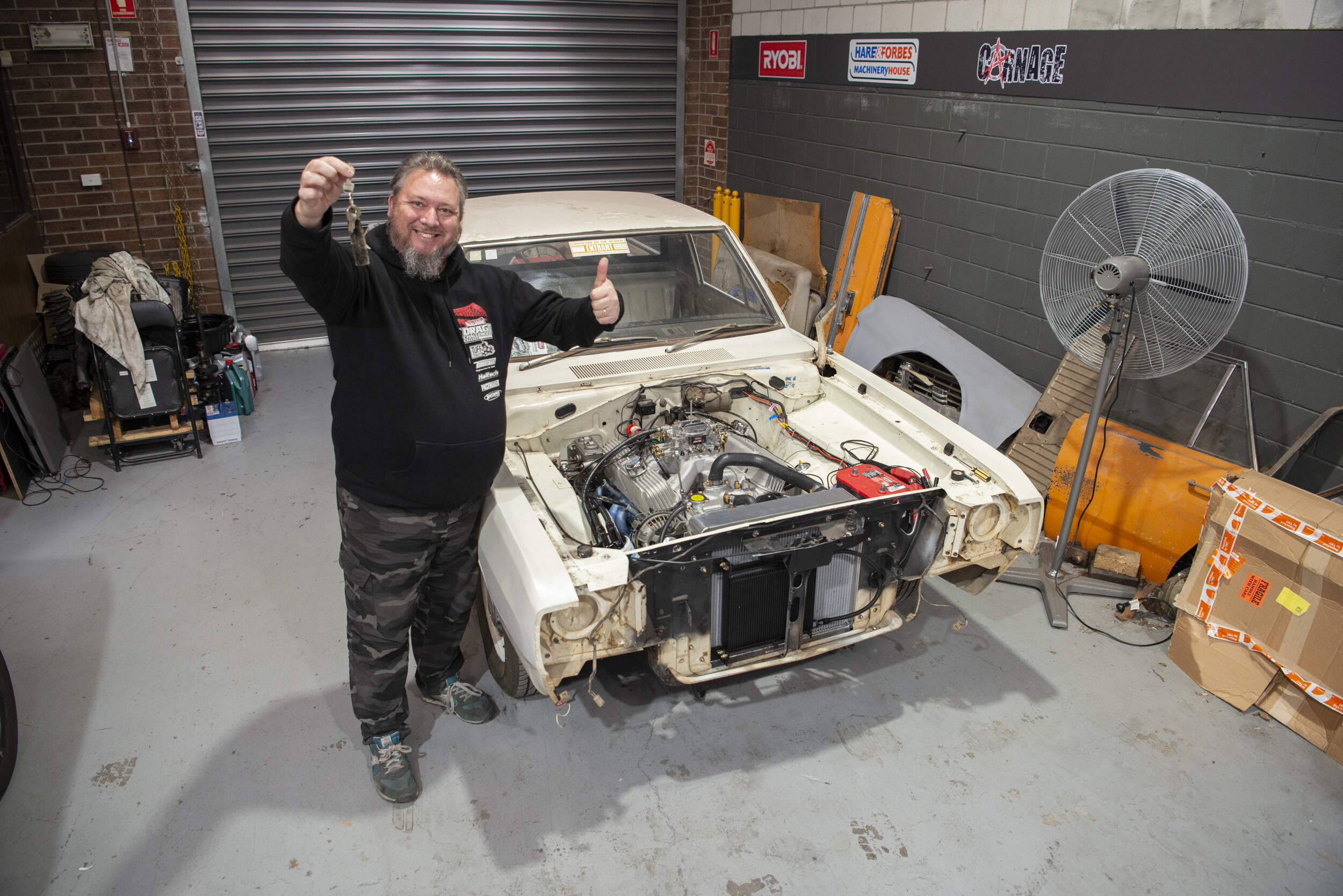 Video: Turning the key on the 318 Valiant ute!