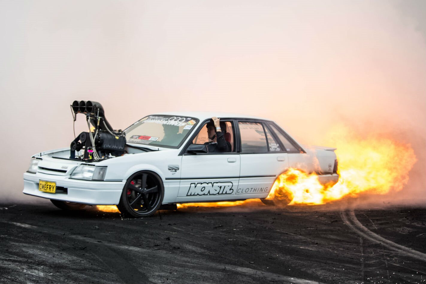 VIDEO: CUTSIK BURNOUT FIRE AT STREET MACHINE SUMMERNATS 29