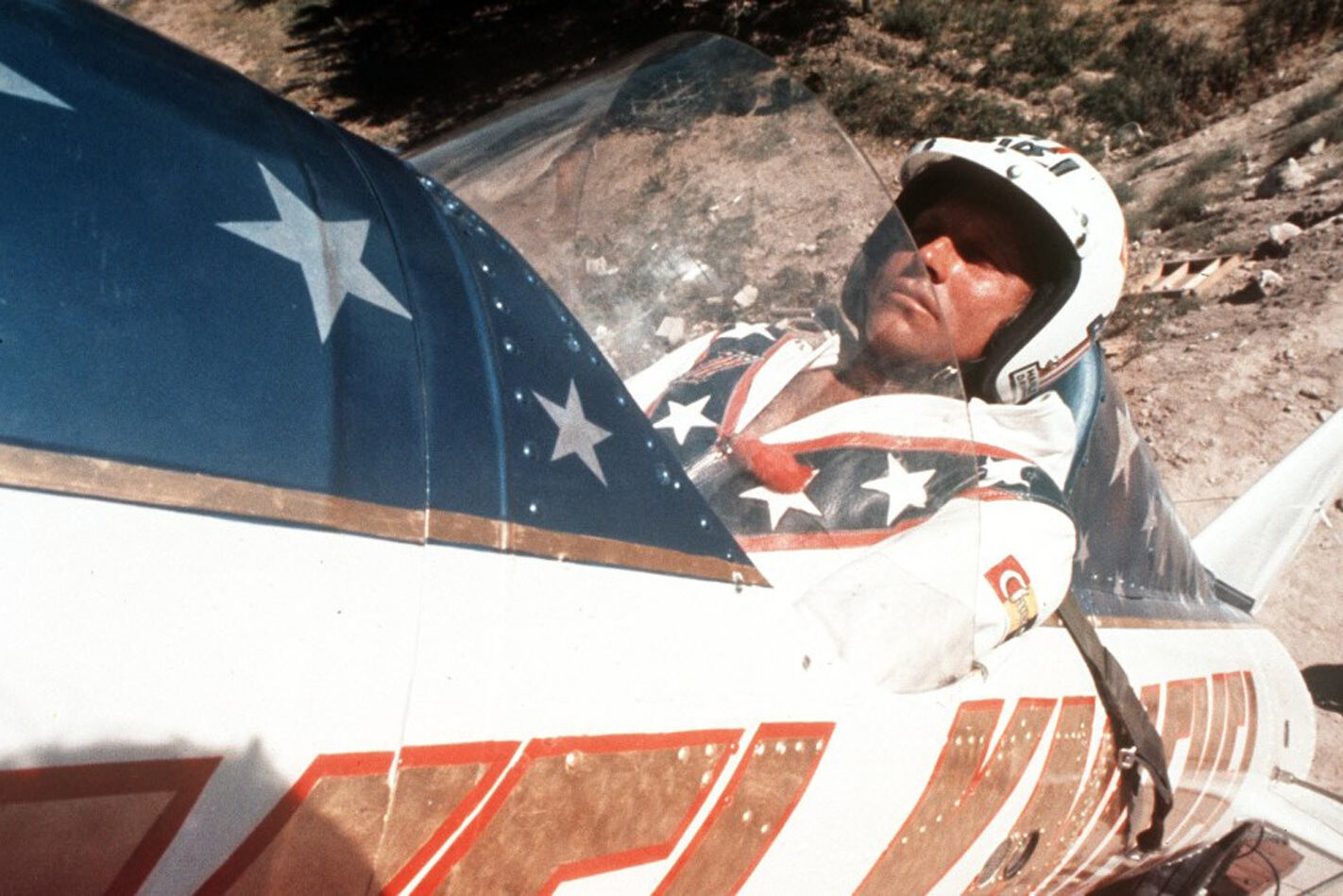 STUNTMAN EDDIE BRAUN JUMPS SNAKE RIVER CANYON EVEL KNIEVEL STYLE