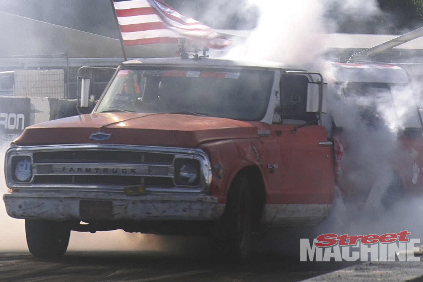 FARMTRUCK HITS THE BURNOUT PAD AGAIN – VIDEO