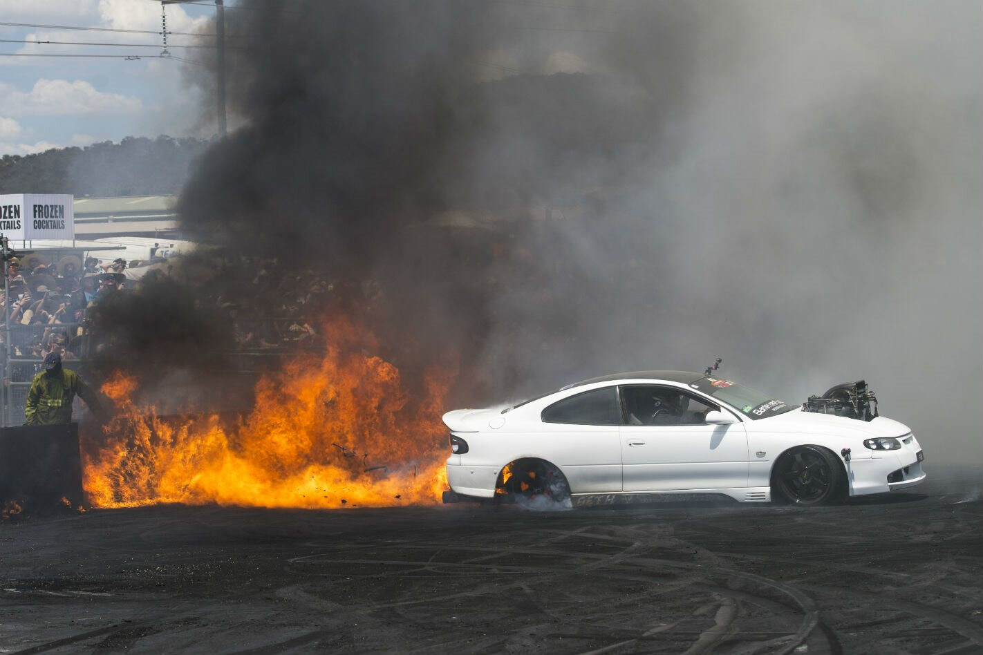 VIDEO: FEAR MONARO BURNOUT FIRE AT SUMMERNATS 29