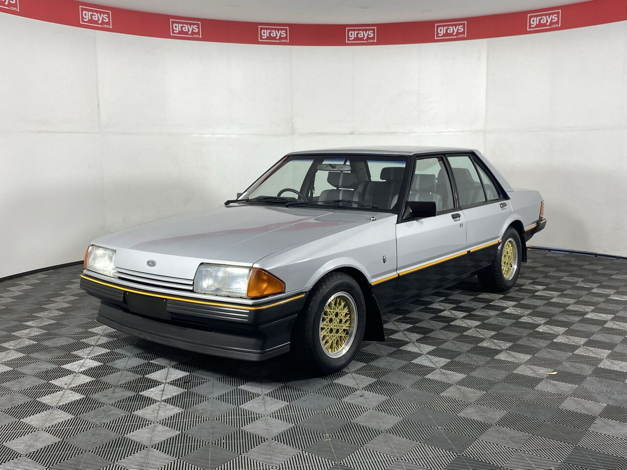 ‘New’ Ford XE Fairmont Ghia ESP V8 for auction