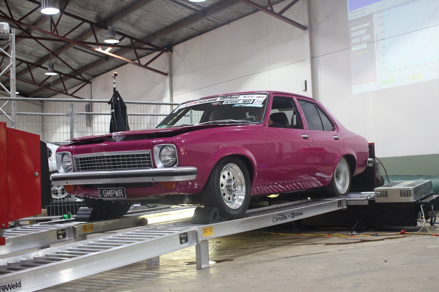 VIDEO: DRAG CHALLENGE-WINNING TORANA AT SUMMERNATS 29 HORSEPOWER HEROES