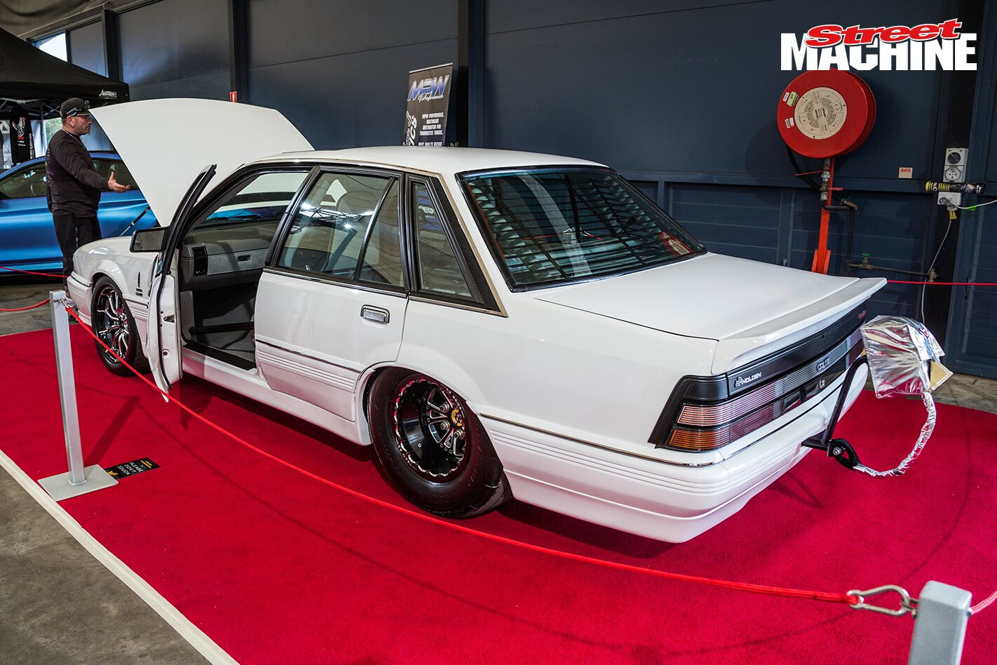 Twin-turbo 440ci HDT LE VL Calais at MotorEx – Video