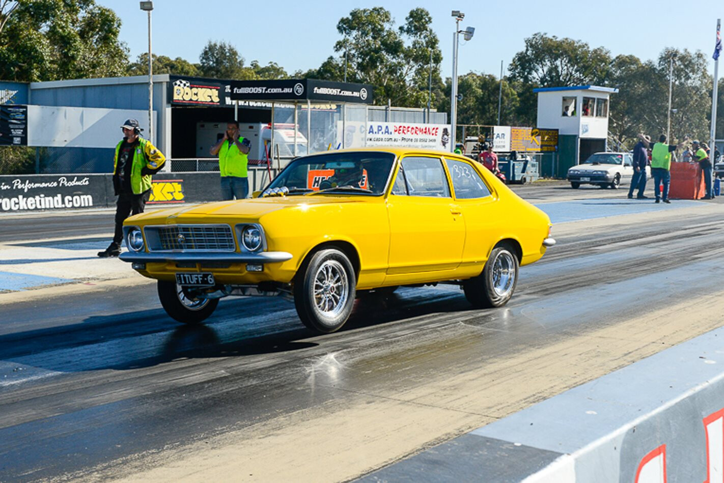 Holden 202-powered LJ Torana runs 12s – video