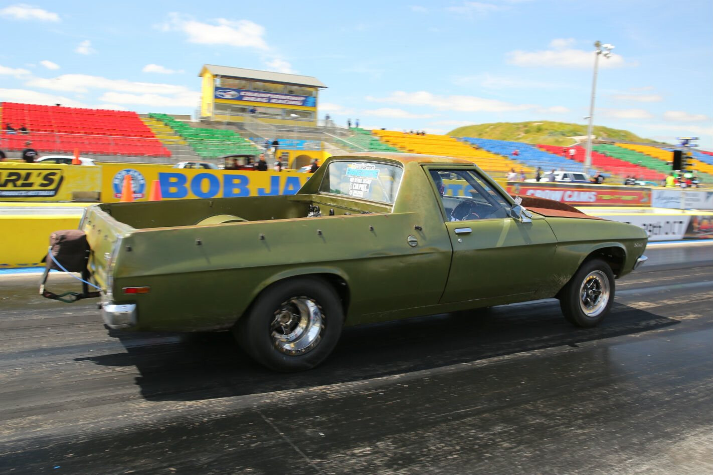 Drag Challenge 2016: nine-second HQ farm ute – video