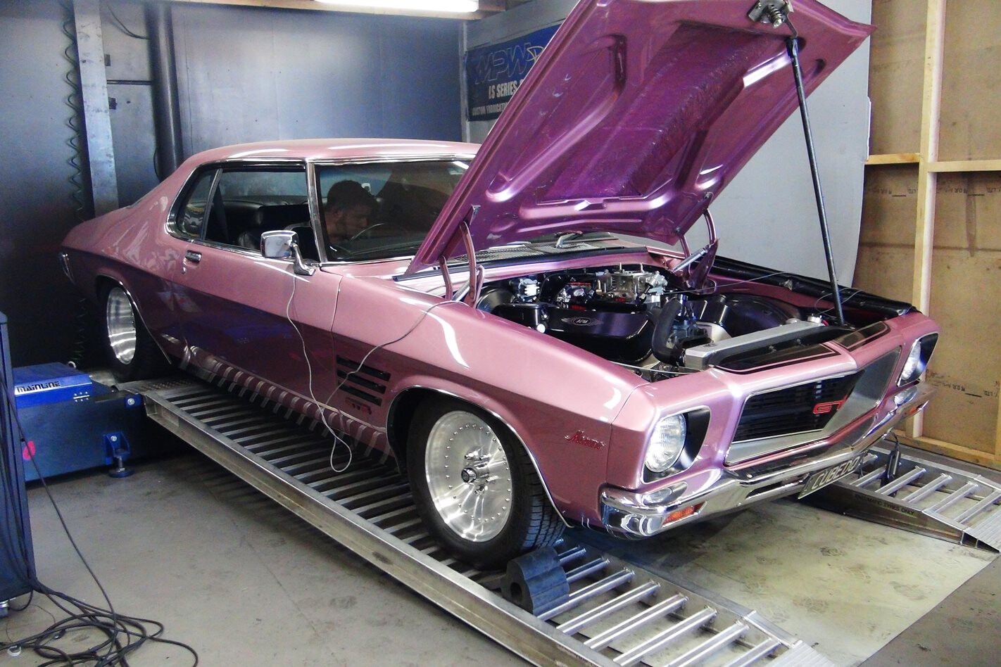 565ci big-block-powered HQ Monaro on the dyno – video