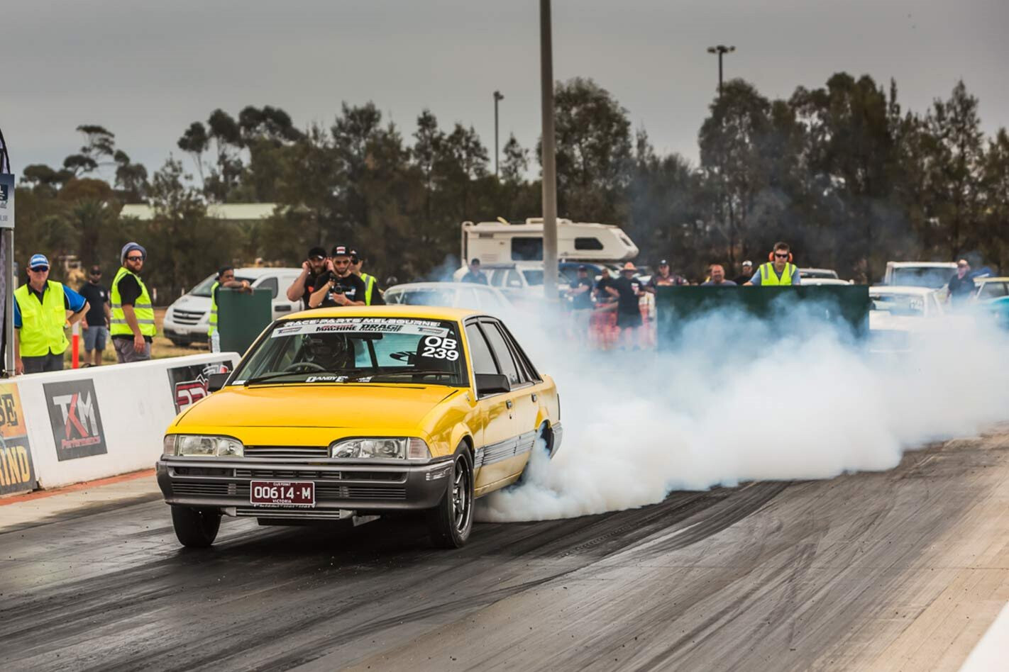 Ex-highway patrol VL Commodore runs sevens at Drag Challenge 2018 – Video