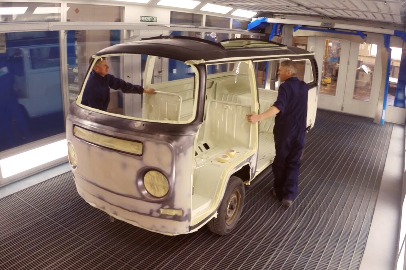 Video: Kids build a Kombi – Part 4