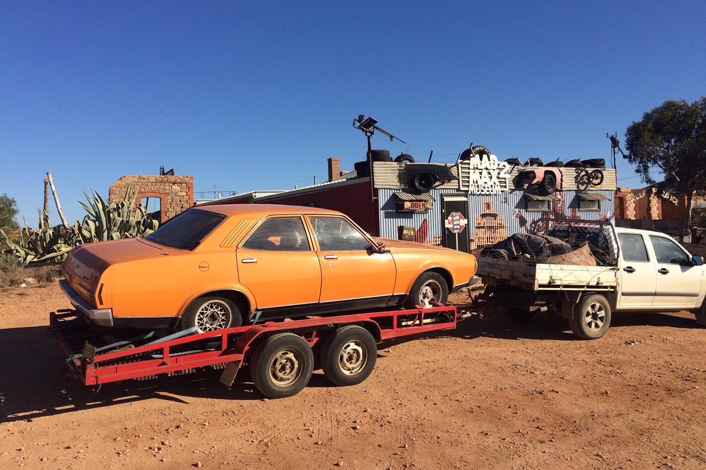 Bruce Garland restores Leyland P76 – Video