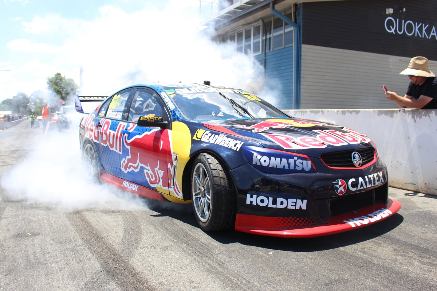 VIDEO: REDBULL V8 SUPERCAR BURNOUT AT SUMMERNATS 29