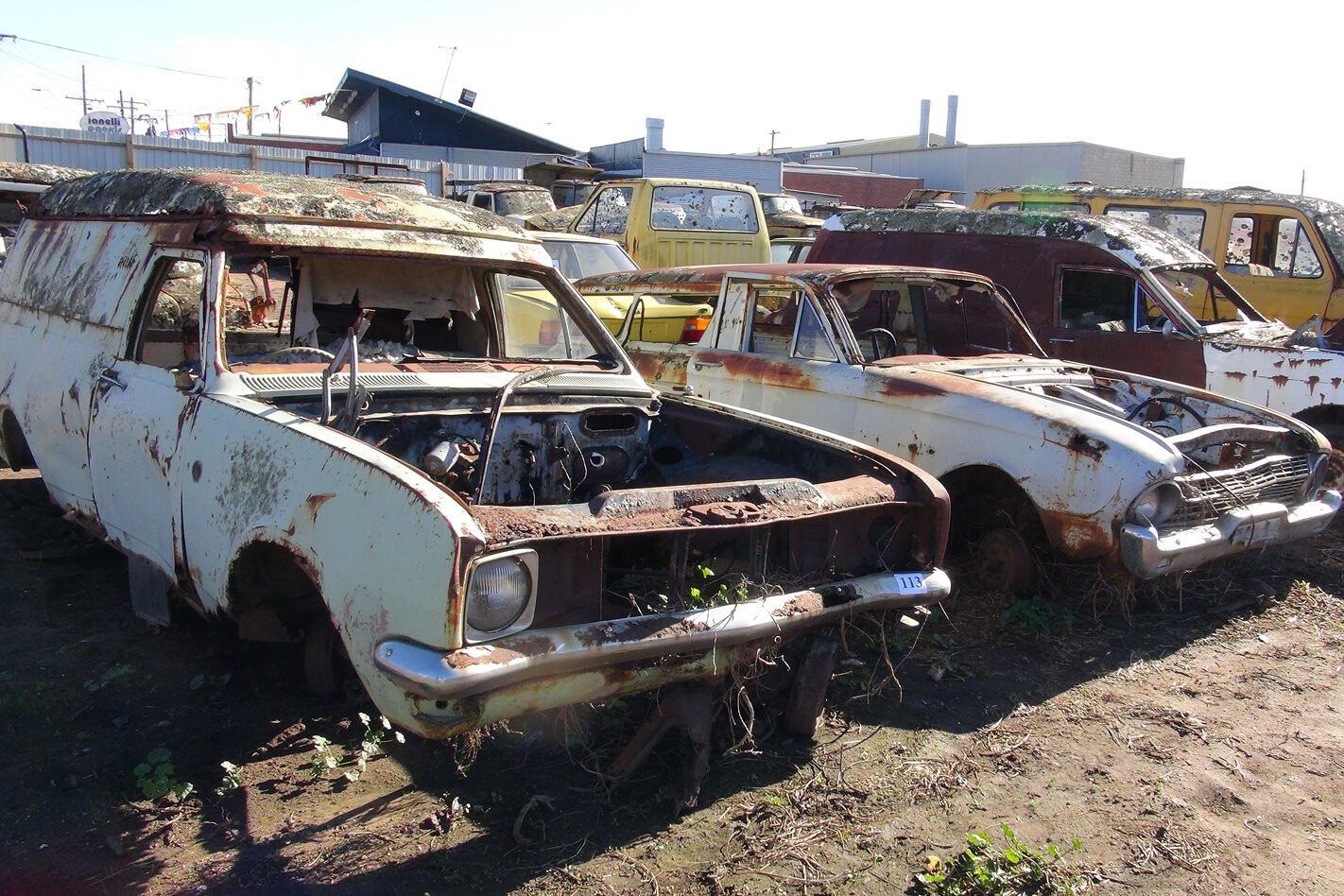 CLASSIC CAR HUNTER INVESTIGATES RUSTY CARS