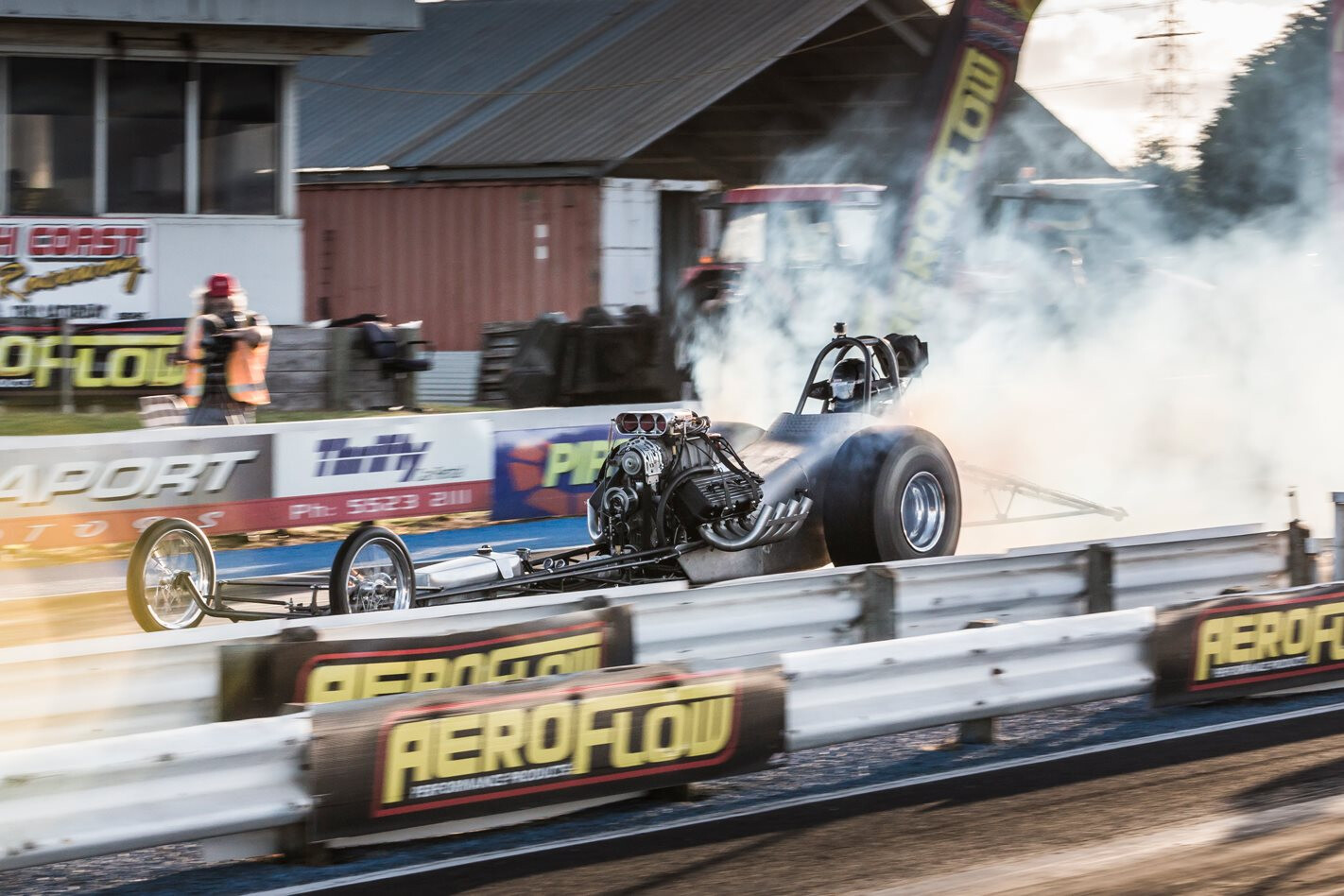 354CI CHRYSLER HEMI-POWERED DRAGSTER