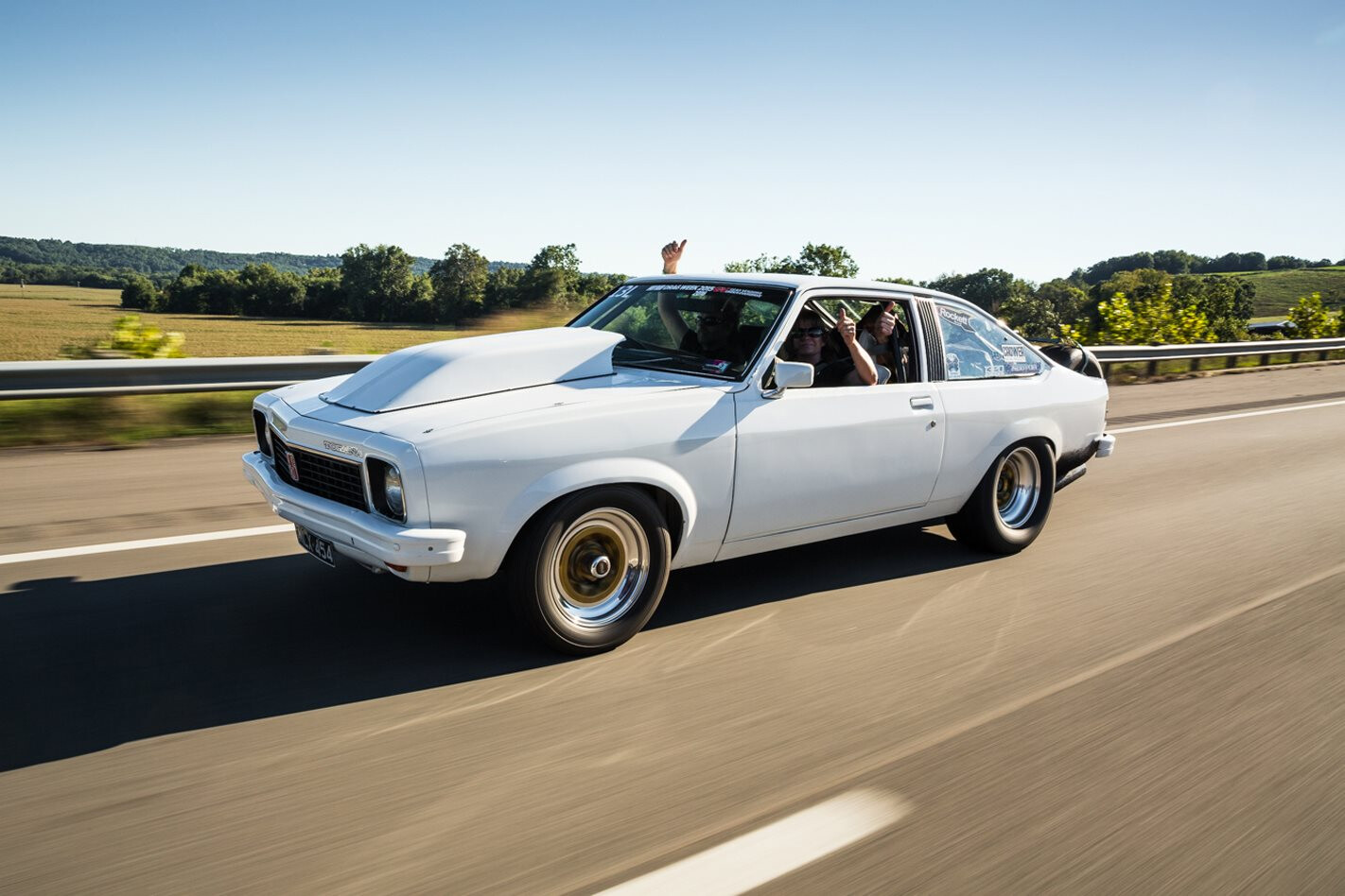 AUSSIE TORANA TAKES ON HOT ROD DRAG WEEK 2016