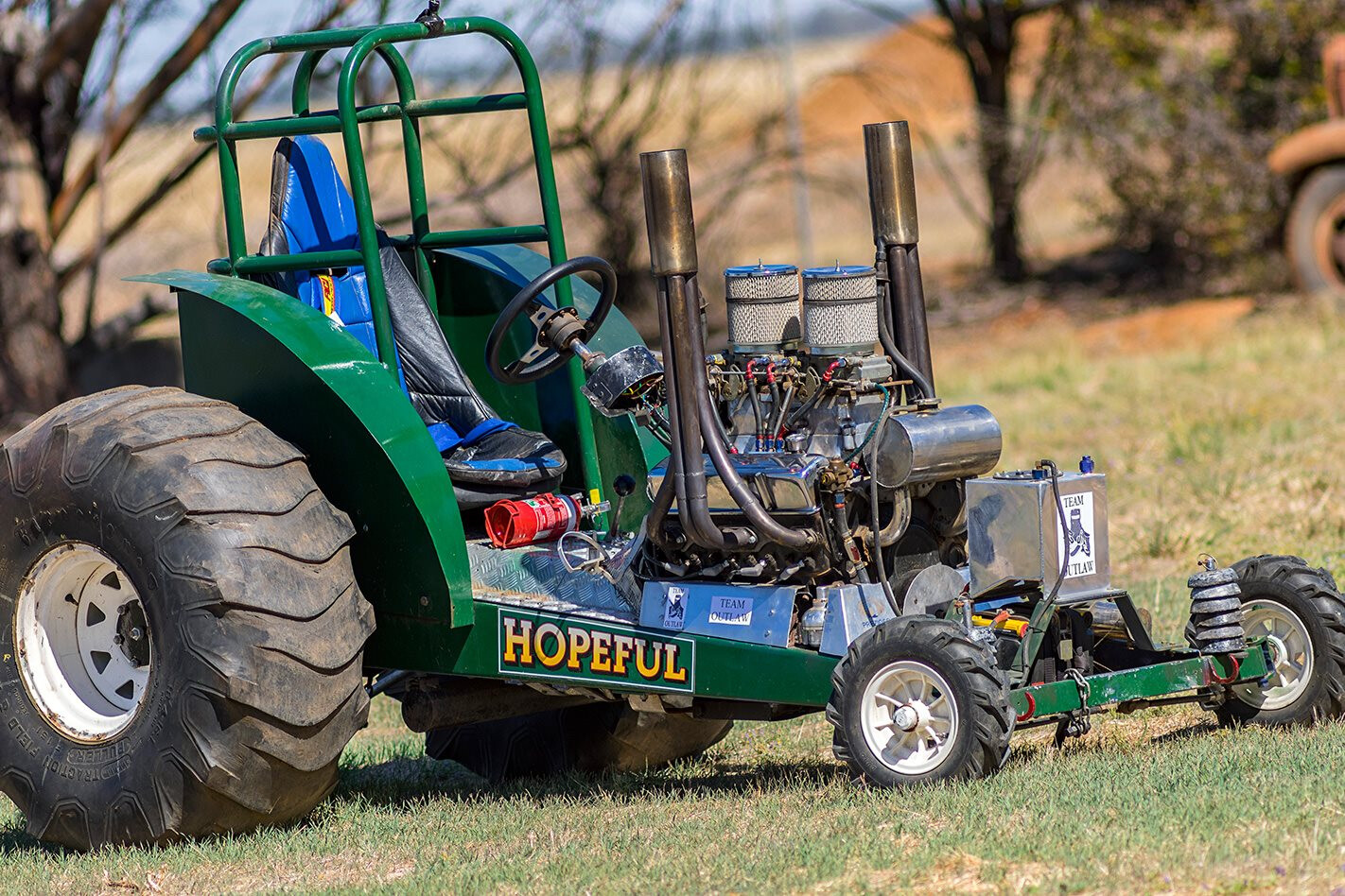 Driving a 500hp Super Mini Modified tractor – video
