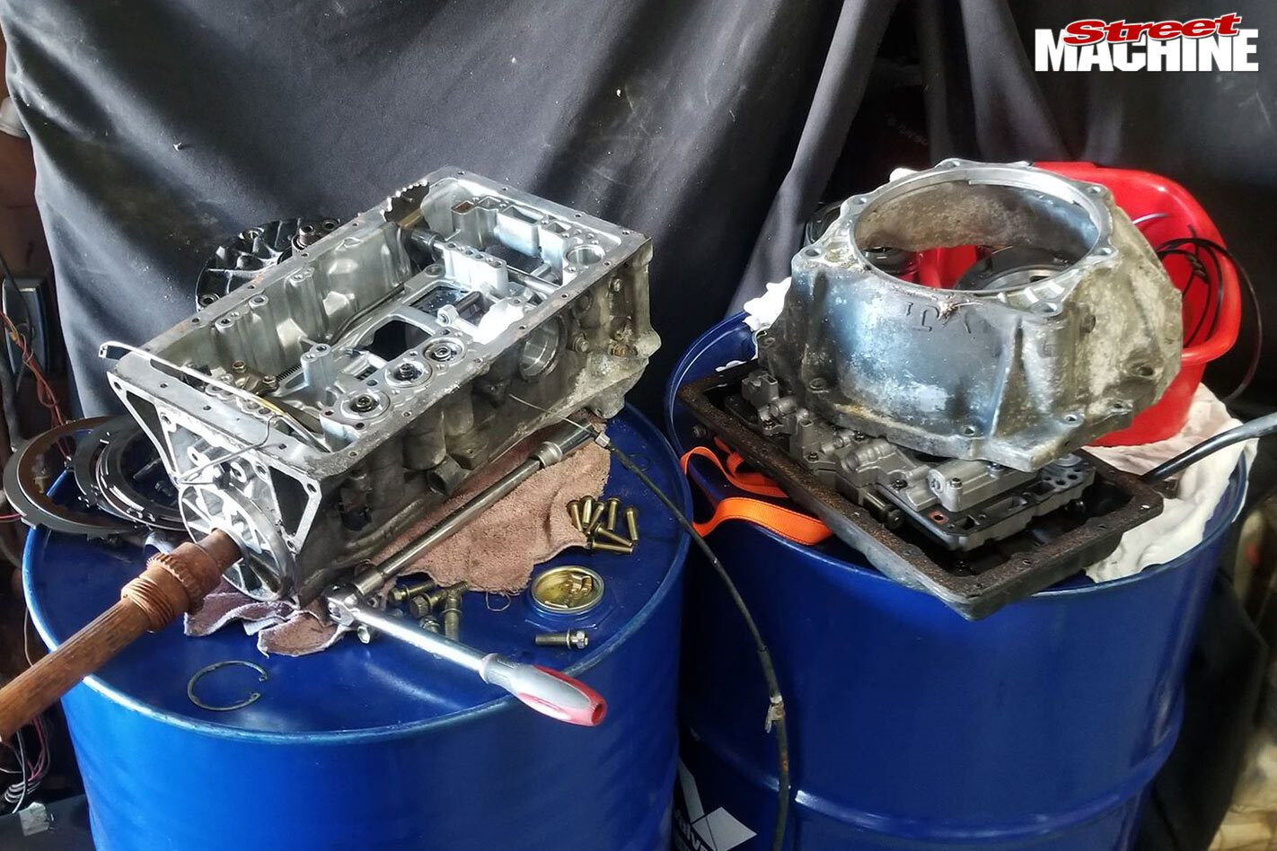 Replacing the Trolvo’s transmission – Carnage Plus episode 71