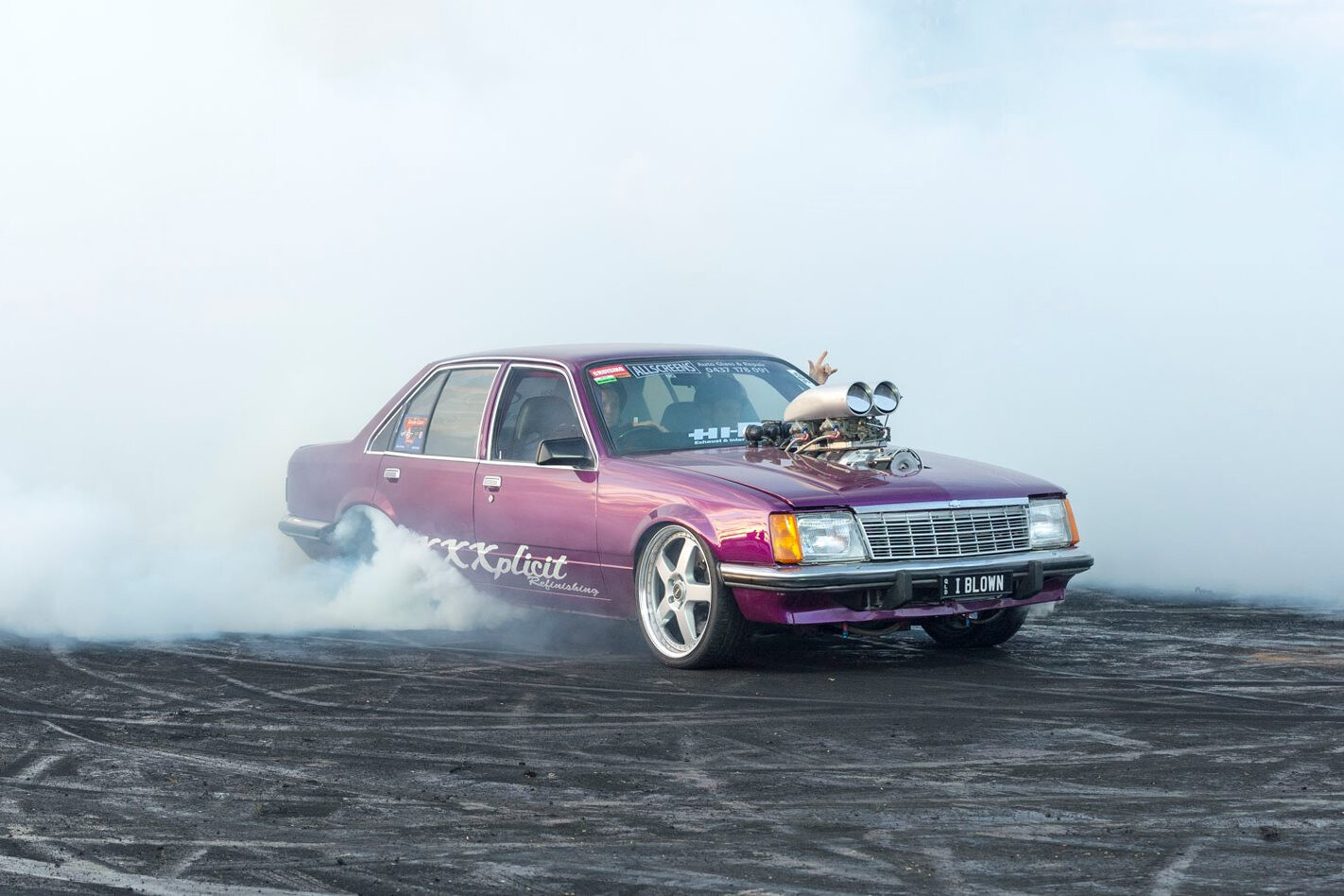 IBLOWN VB COMMODORE RED CENTRE NATS BURNOUT – VIDEO