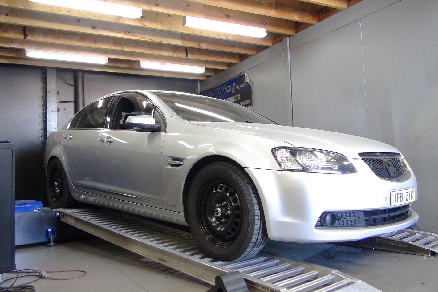 SLEEPER 570RWHP BLOWN HOLDEN VE CALAIS – VIDEO
