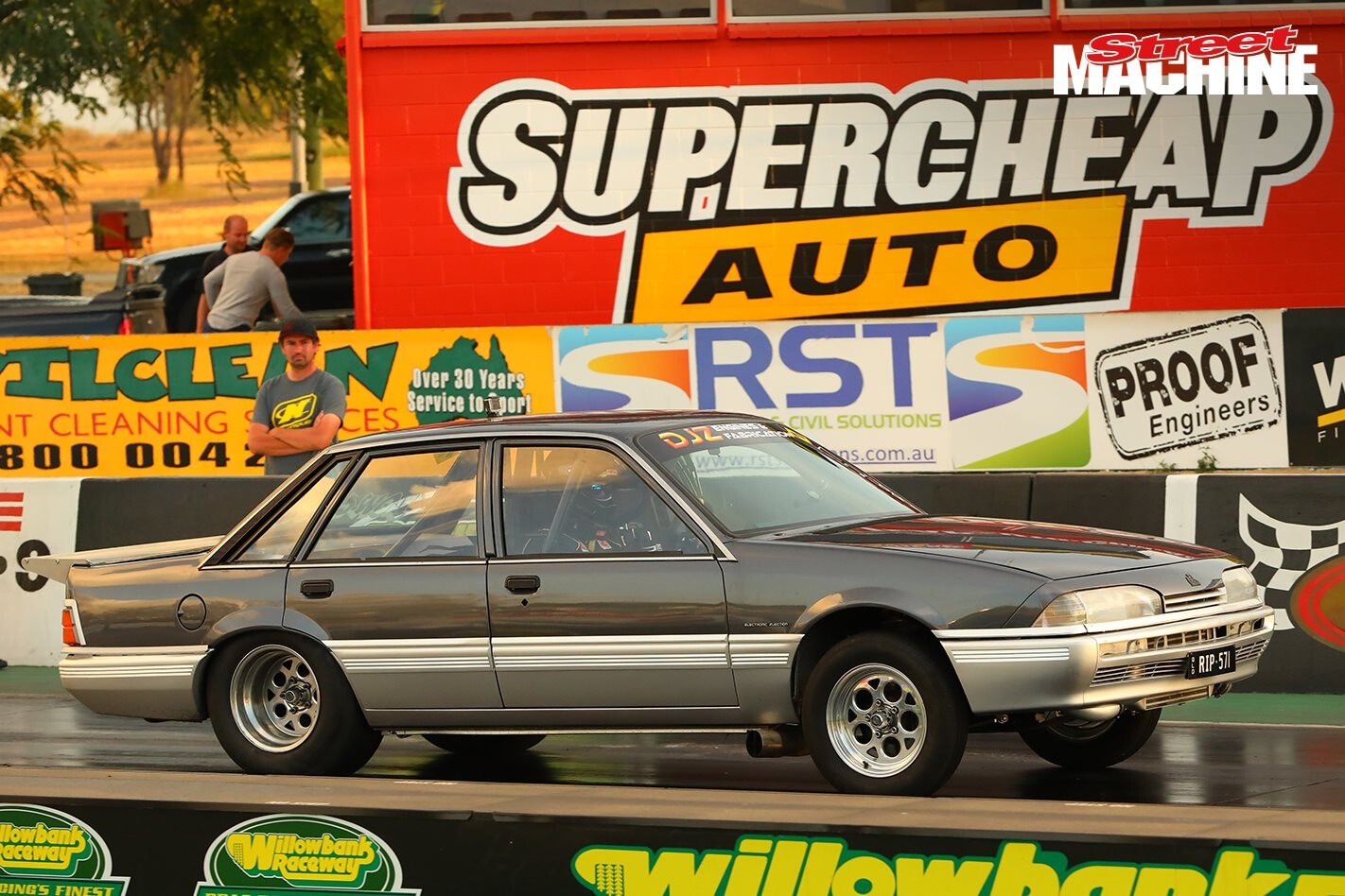 Barra-powered VL Commodore runs eights – Video
