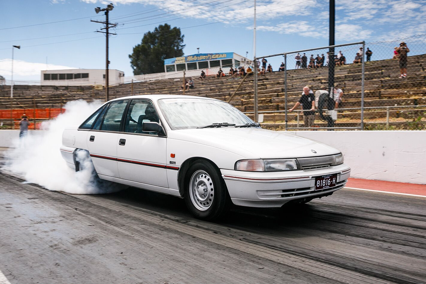 Barra-powered VP Commodore at Drag Challenge 2017