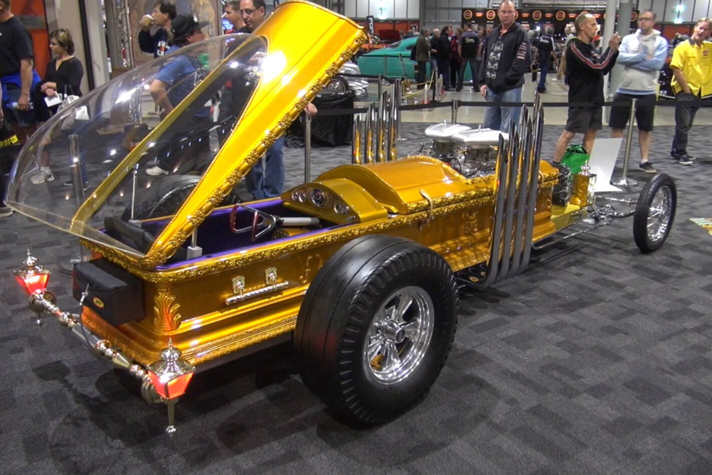 VIDEO: DRAGULA MUNSTERS CAR AT MEGUIAR’S MOTOREX