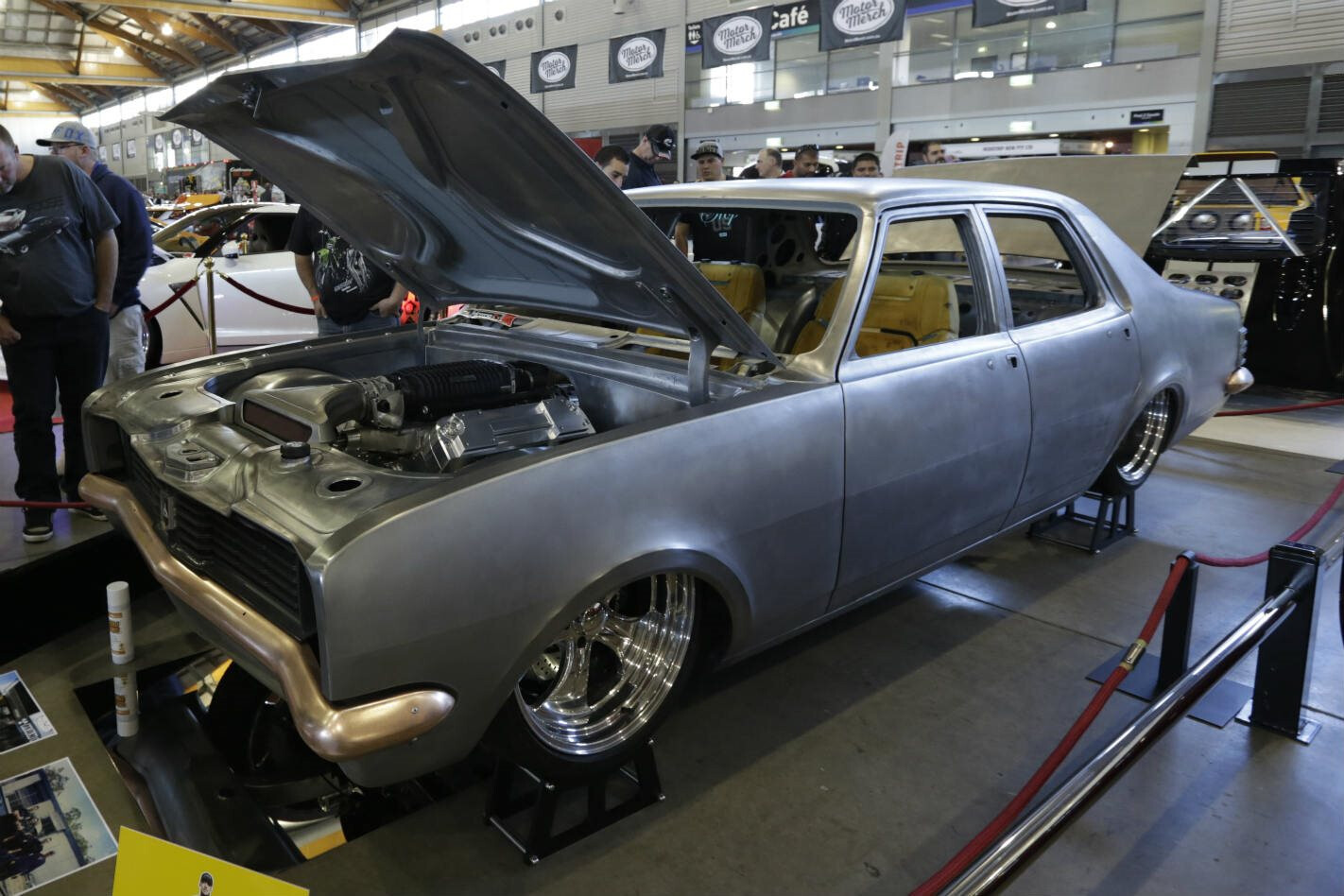 Video: Slammed HT Holden in the build
