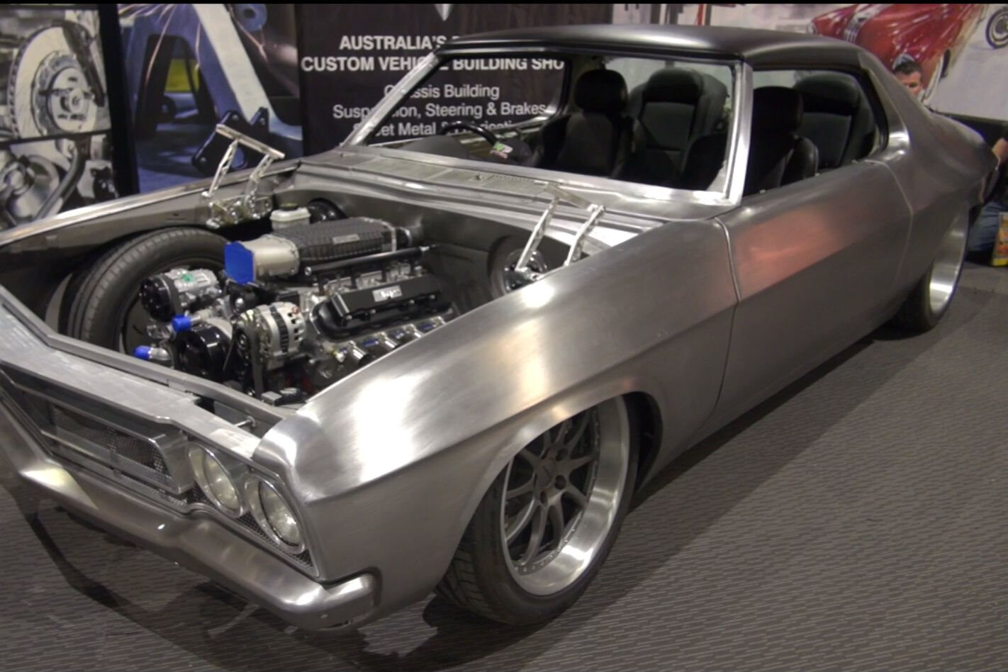 VIDEO: WIDE BODY SHQRP HQ MONARO