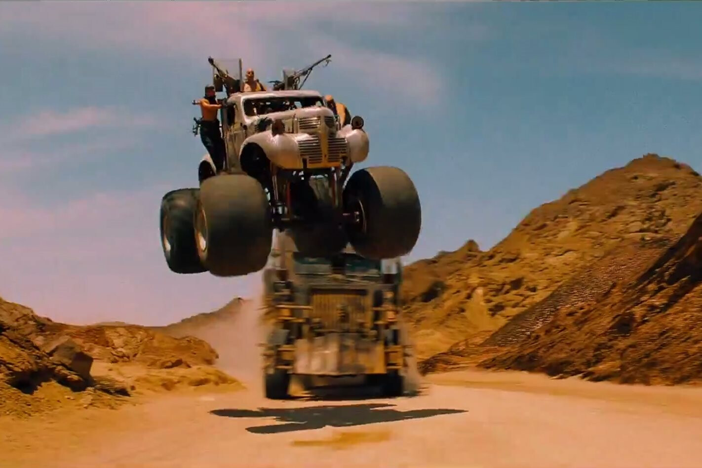 VIDEO: SIX WEEKS UNTIL MAD MAX: FURY ROAD