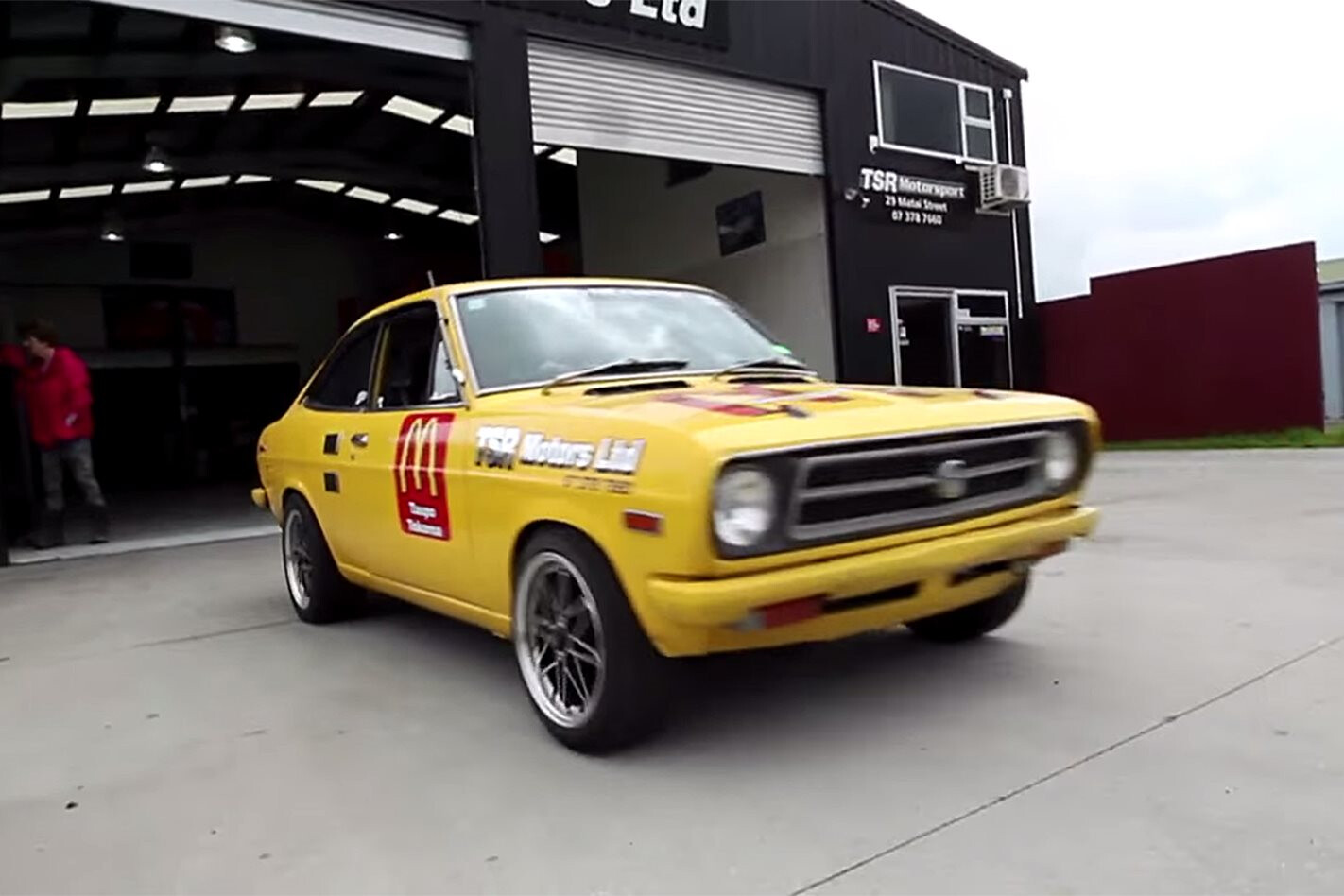 VIDEO: ELECTRIC DATTO SHOCKS V8 DRAG RACERS