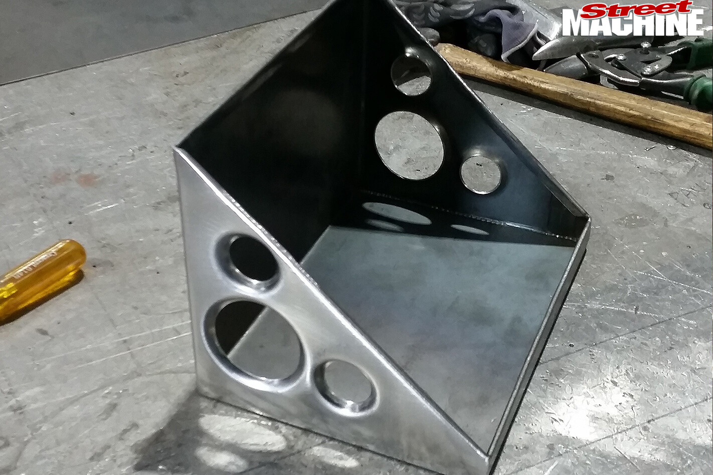 12-Pontiac -Laurentian -build -battery -tray