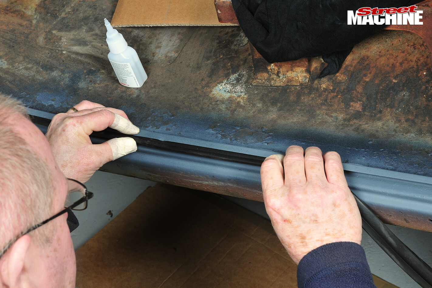 14-rubber -door -seal -preparation