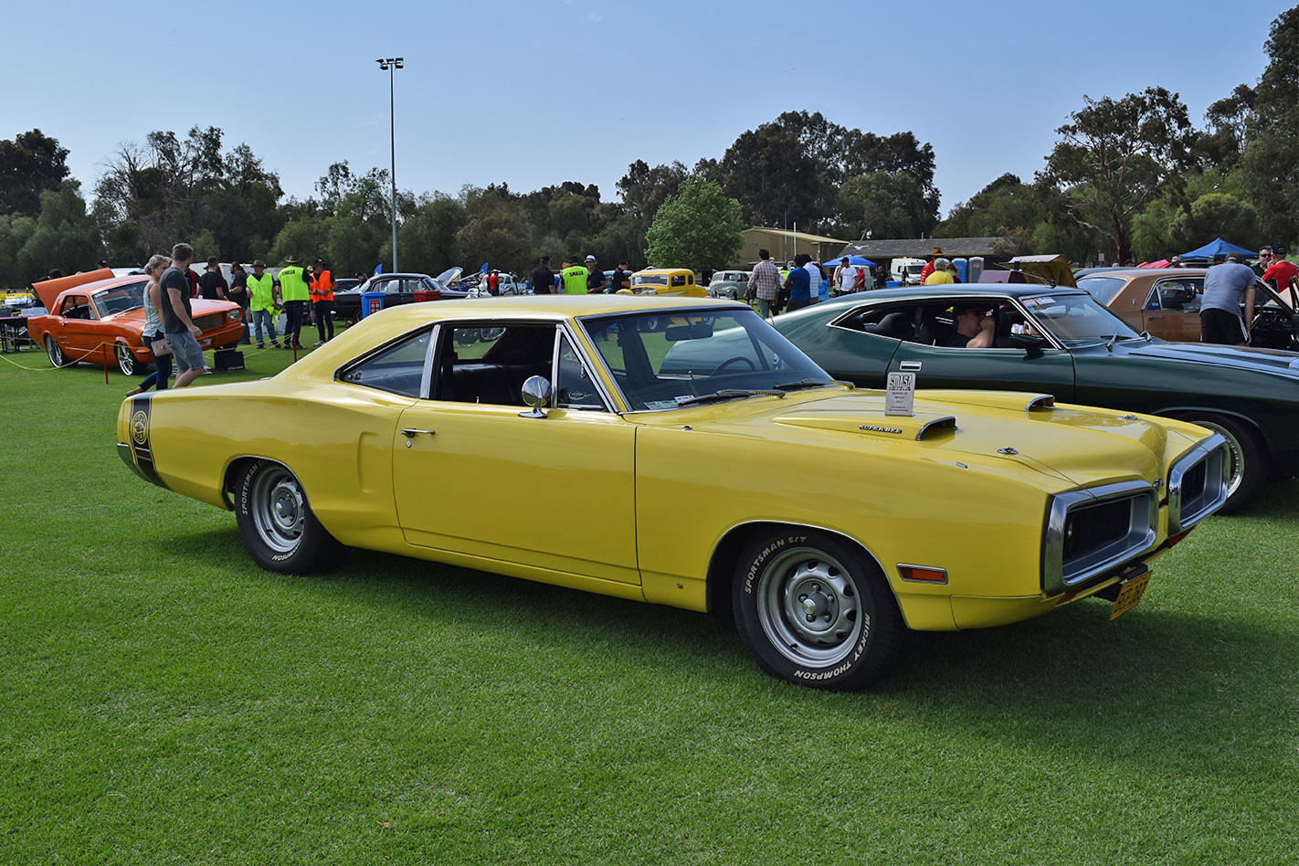 Super Bee