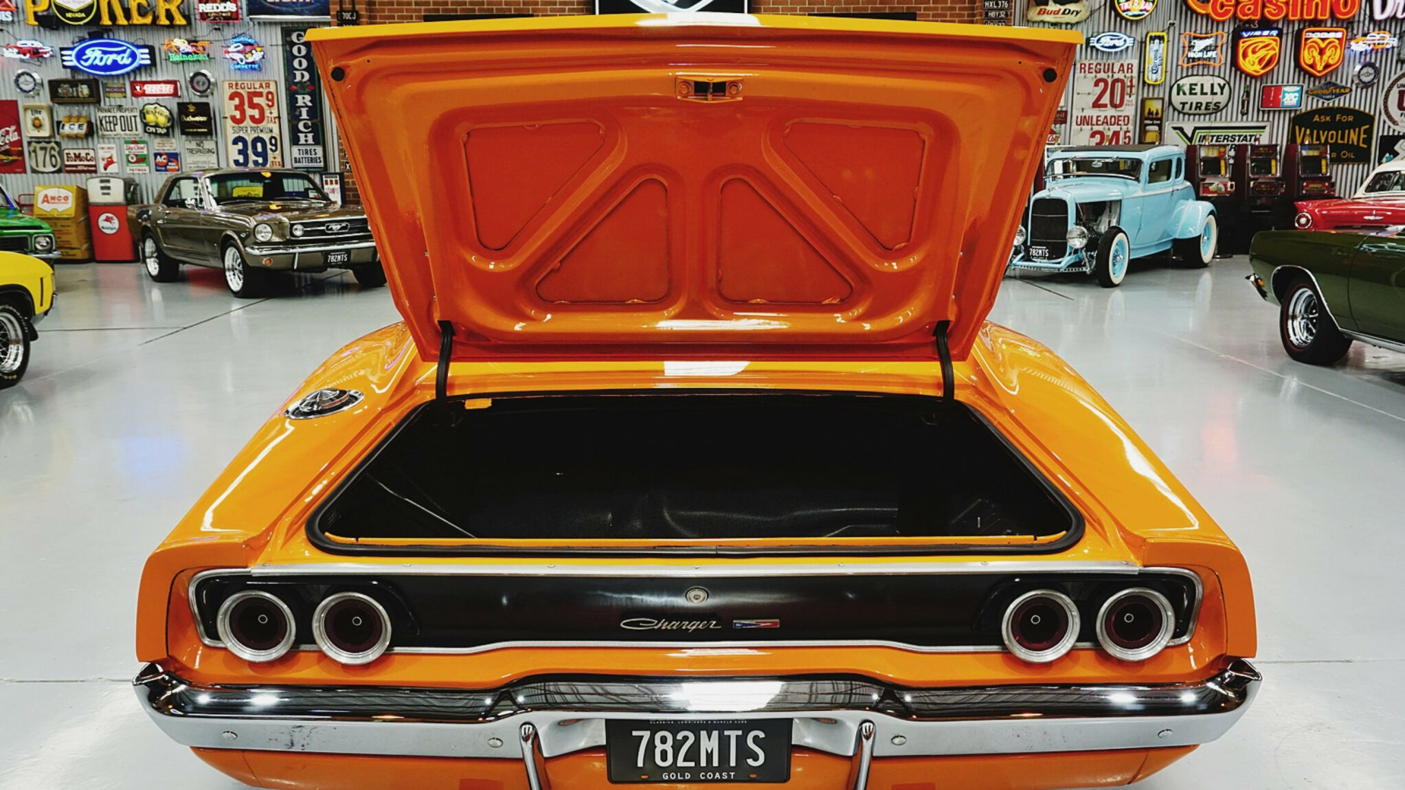 Street Machine News 1968 Dodge Charger 440 Orange 7
