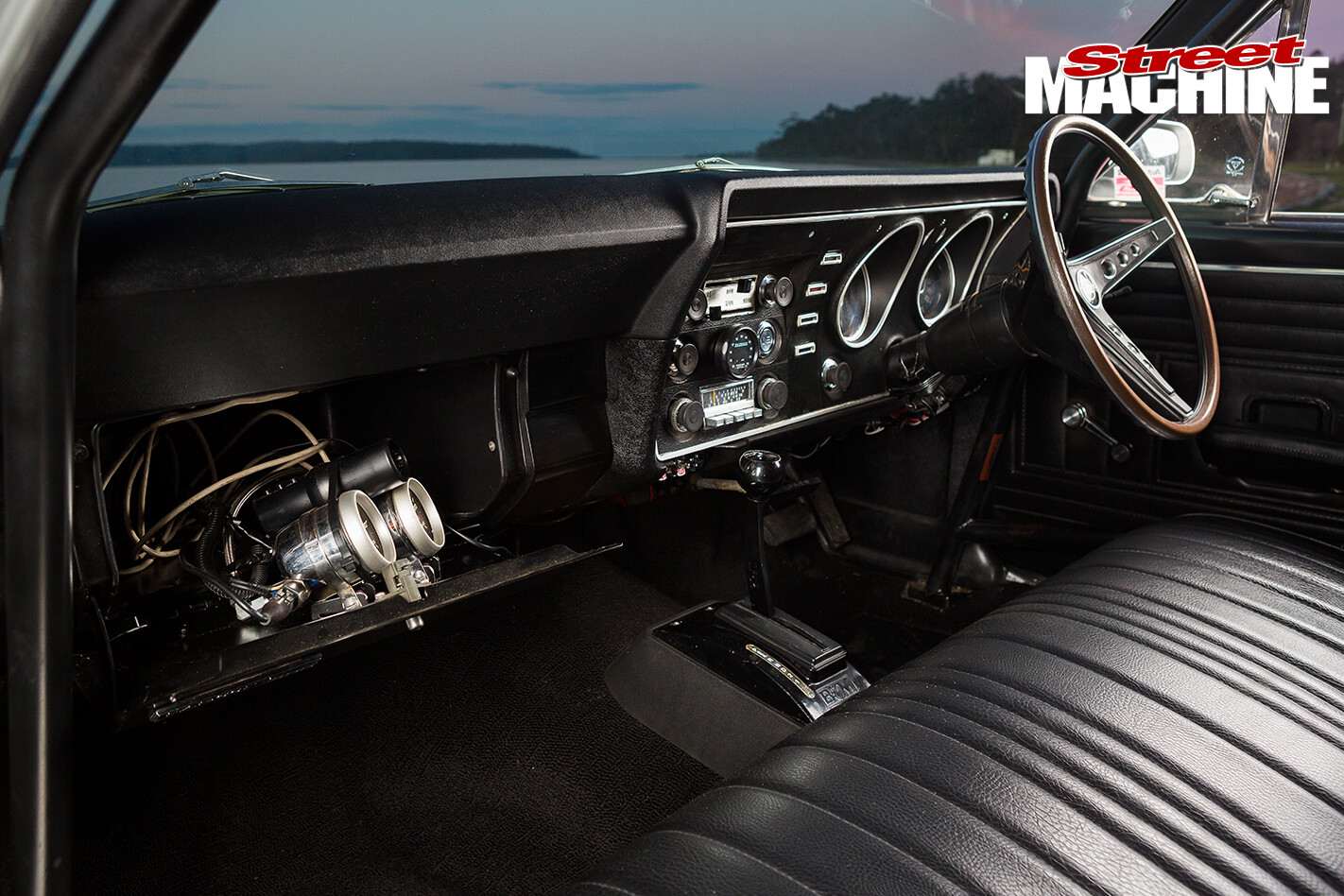 1970-Ford -XW-Falcon -interior -front