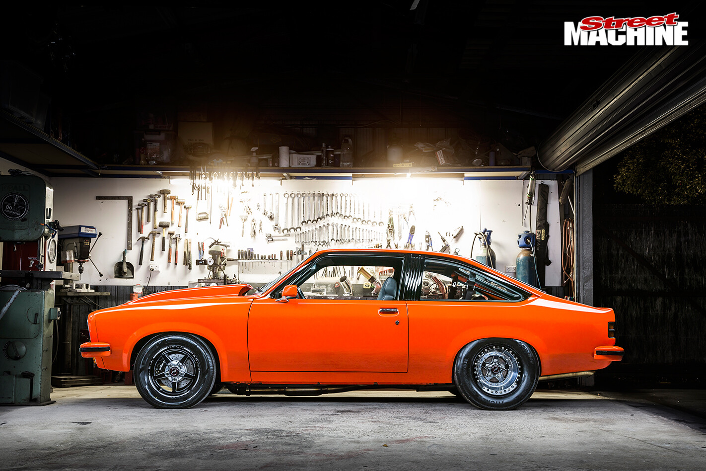 1976-SIX-CYLINDER-HOLDEN-LX-TORANA-HATCH-profile