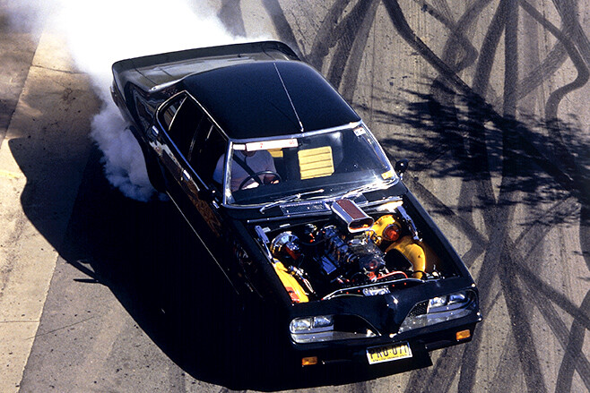 Holden HQ Premier burnout