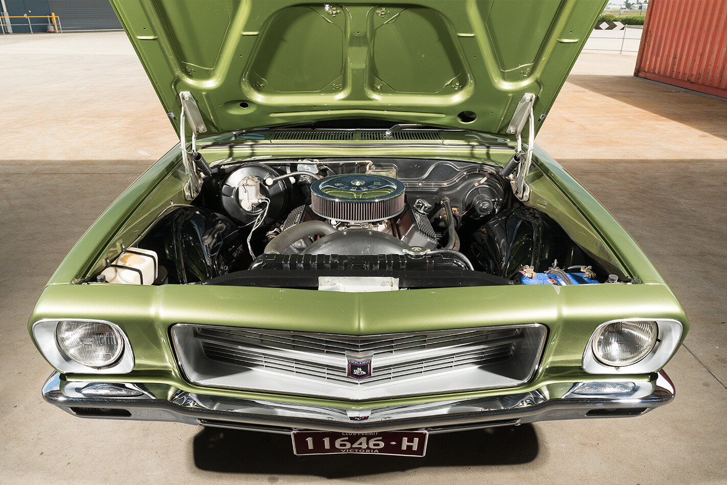 Holden HQ engine bay