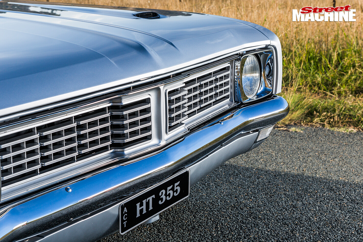 Holden -HT-Kingswood -front -grille