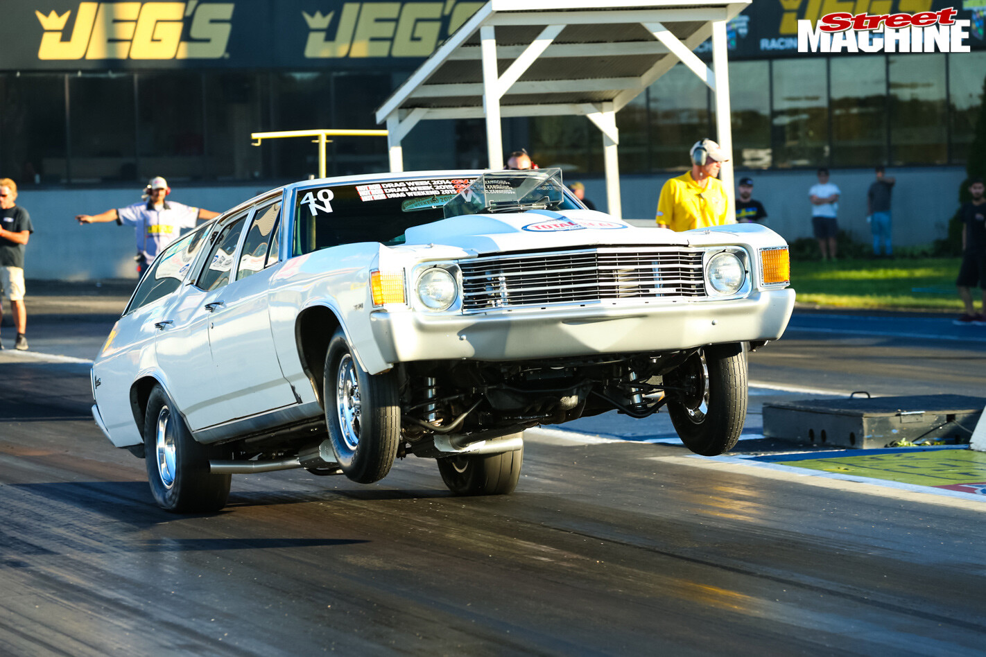 2-039-drag -week