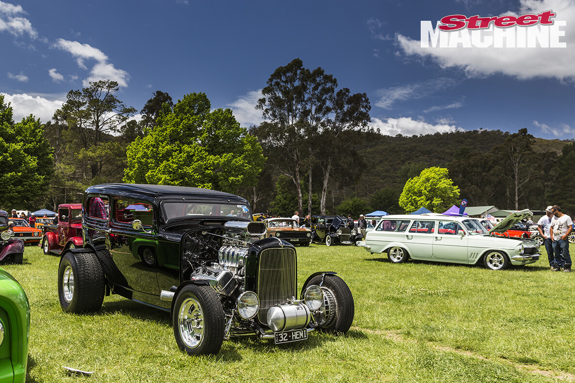 2 1932 Ford Tudor Hot Rod