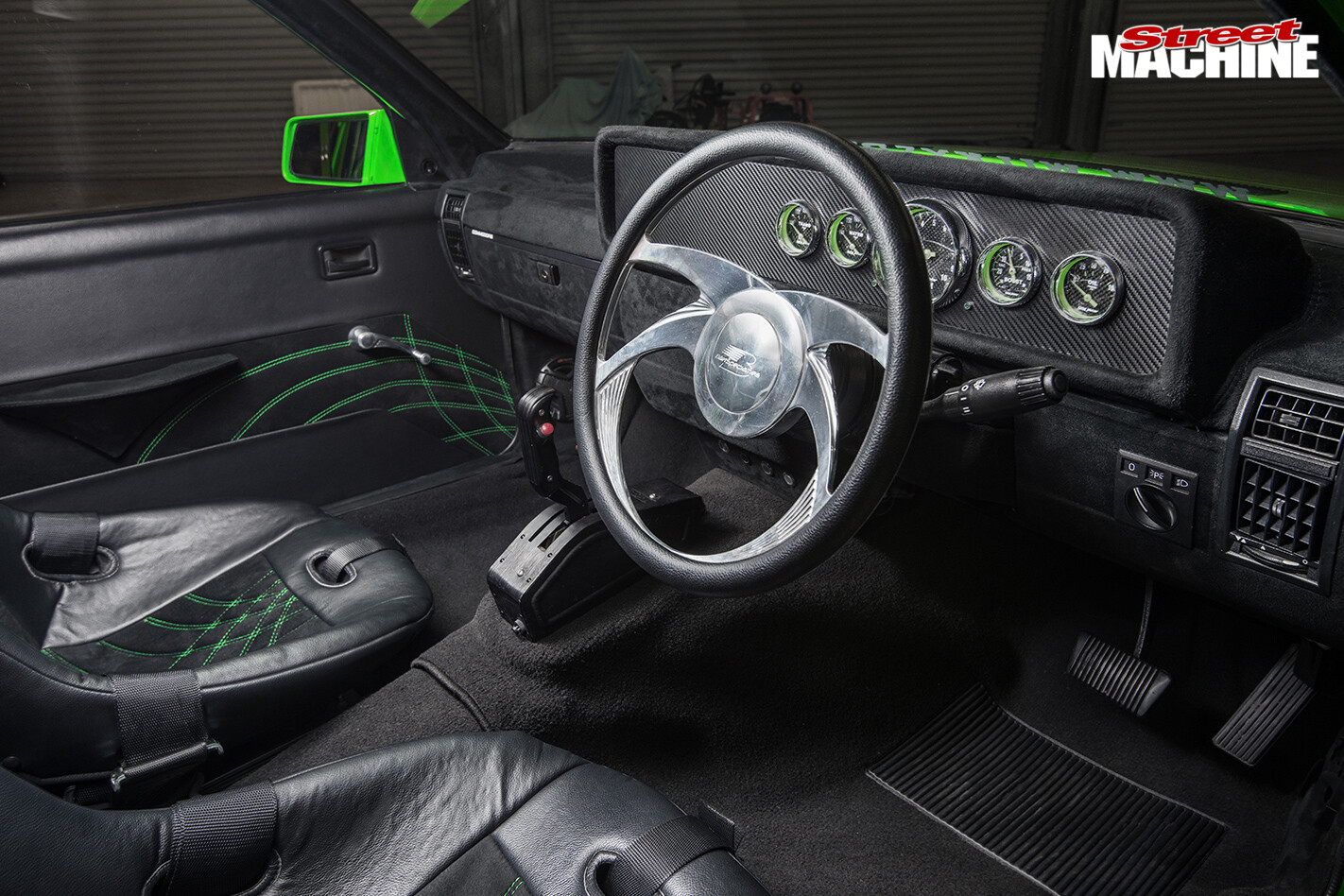202-POWERED-1983-HOLDEN-VH-COMMODORE-interior