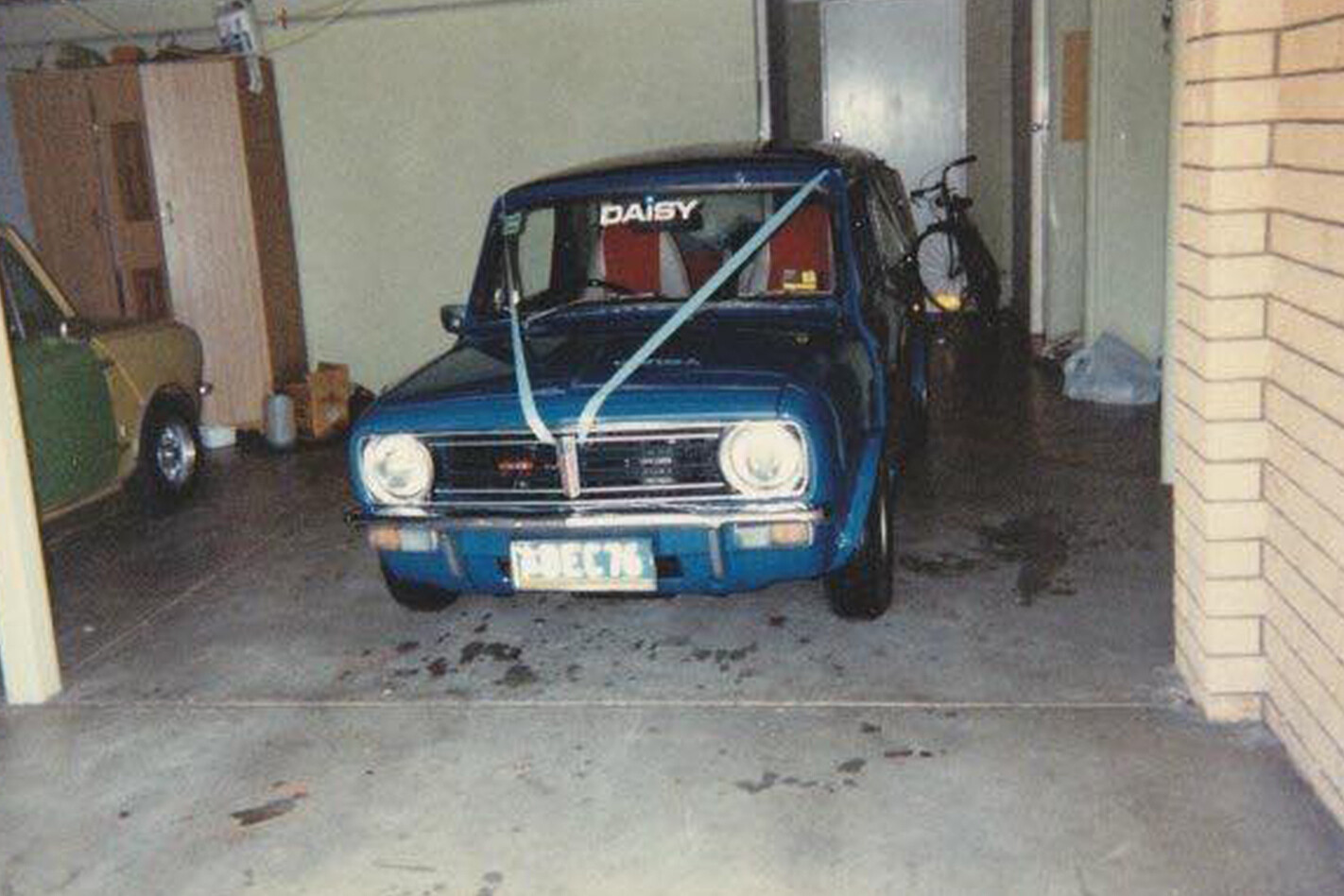 Bec Hewitt Mini