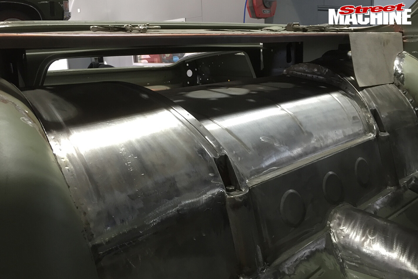 32-Pontiac -Laurentian -build -rear -tubs