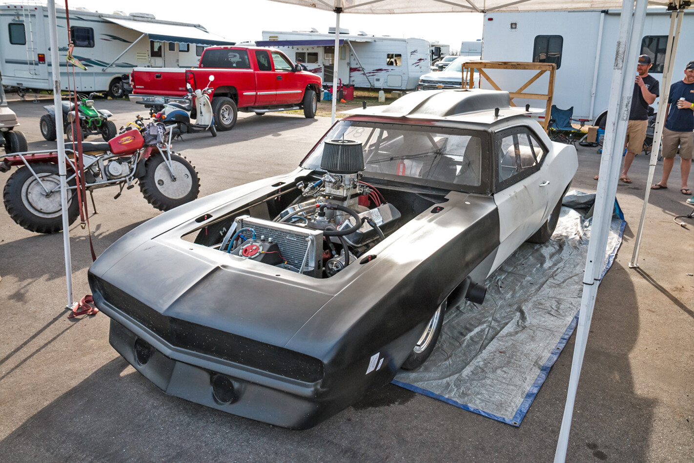 Dave Mallory Camaro in pits