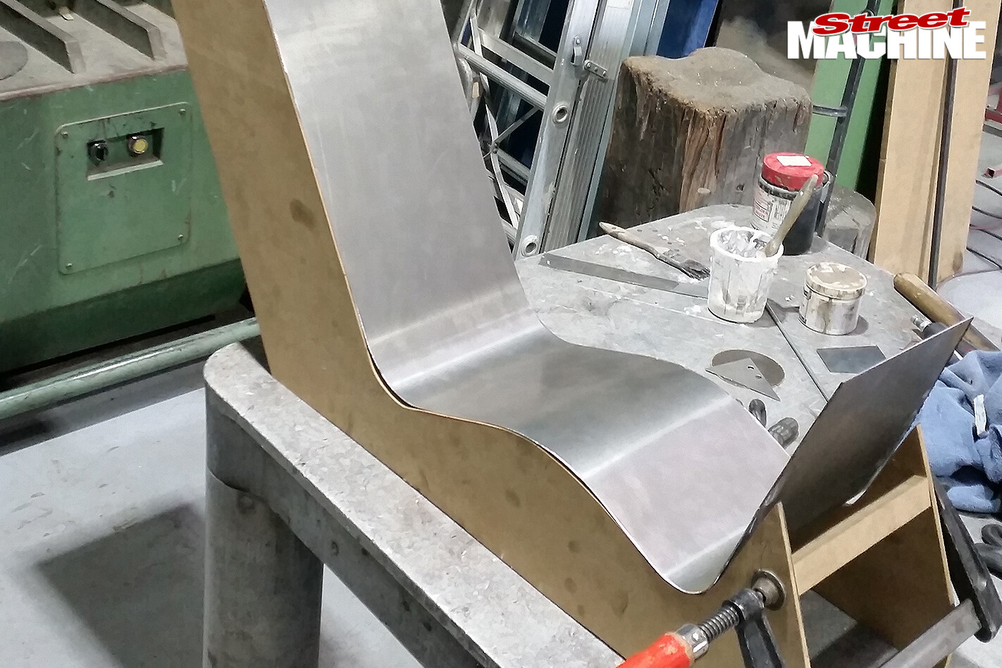 35-Pontiac -Laurentian -build -rear -console